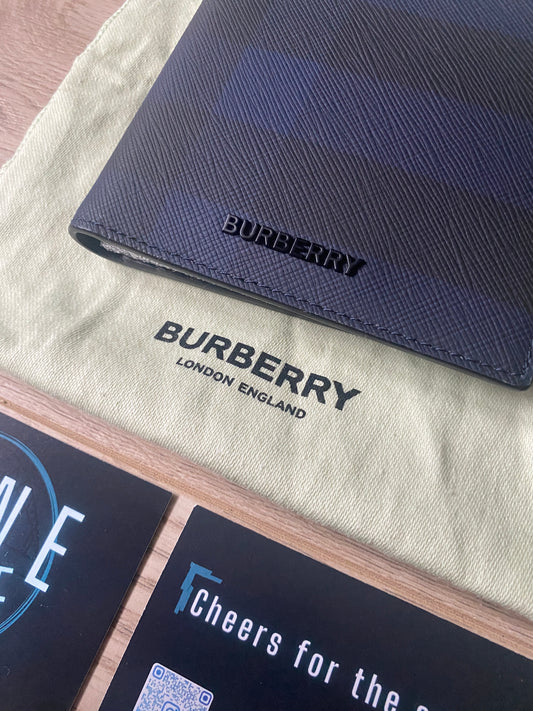 Burberry Check Print Leather Unisex Card/Coin/Note Holder Navy/Black Bi-Fold Wallet