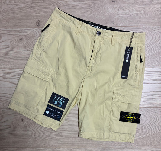 Stone Island L0803 Type RE Light Stretch Cotton Garment Dyed Light Beige Bermuda Cargo Shorts