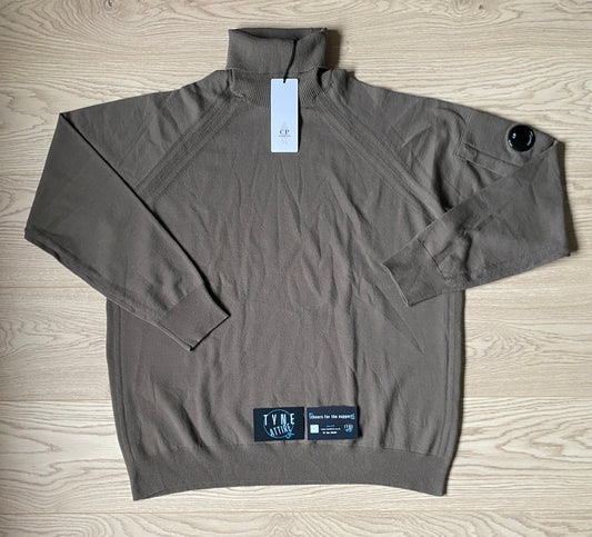 C.P. Company Arm Pocket Lens Walnut Beige Rollneck Lana Wool Knit Sweater