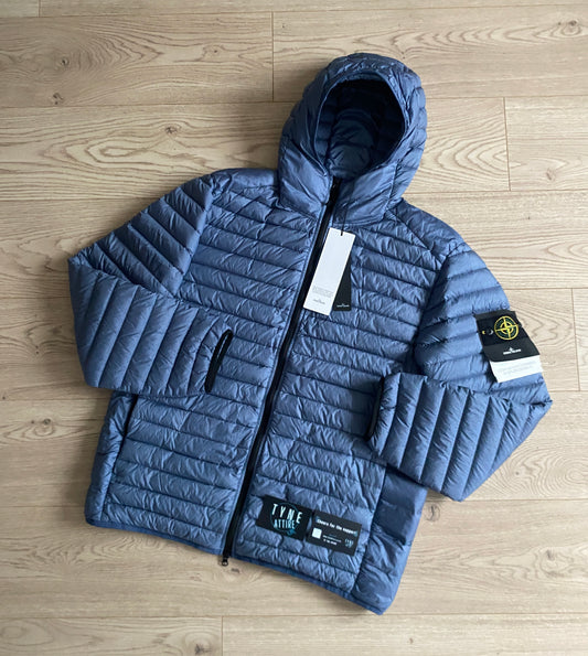 Stone Island 40324 Loom Woven Chambers R-Nylon Down-TC Lightweight Hooded Avio Blue Jacket
