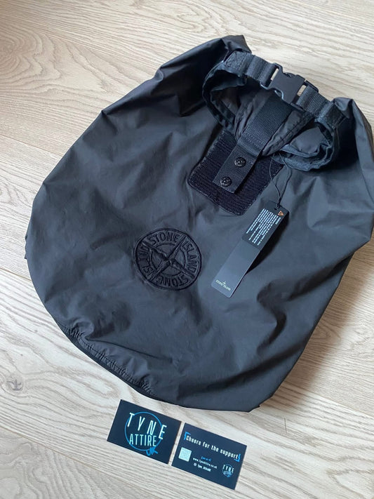 Stone Island 91074 Aggressive Gommato Compass Logo Black Rolltop Backpack Bag