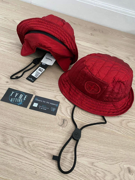 Stone Island 99876 Nylon Metal Econyl Embroided Compass Logo Adjustable Strap Red Bucket Hat