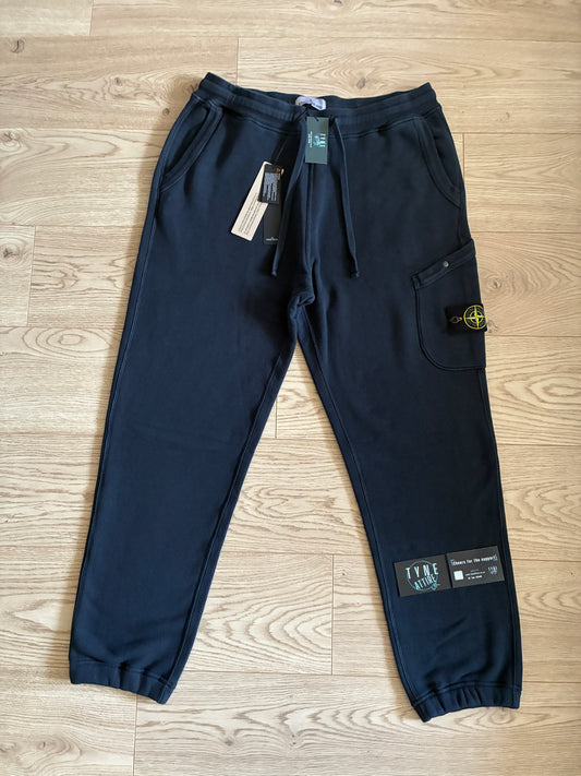 Stone Island 61141 Garment Dyed Felpa Cotton Cargo Pocket Navy Cuffed Joggers