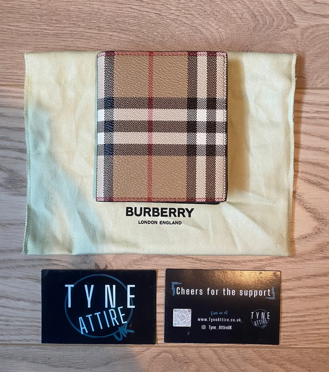 Burberry Beige Nova Vintage Check Leather Unisex Card Note Holder Bi-Fold Slim Wallet