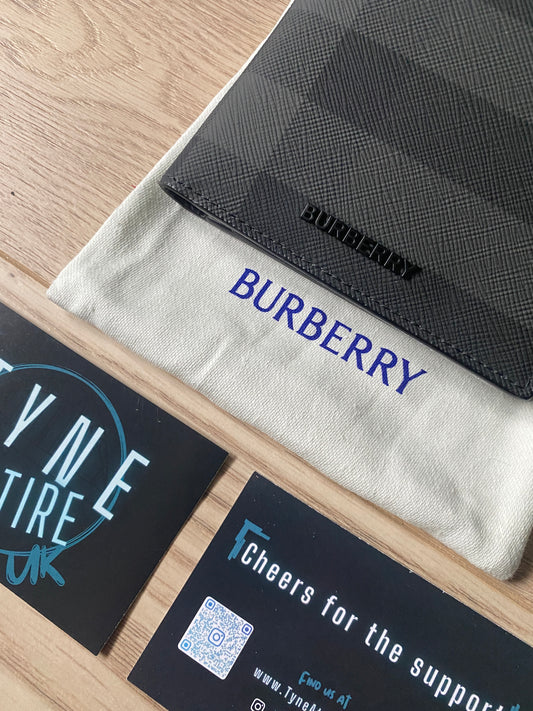 Burberry Check Print Leather Unisex Card/Coin/Note Holder Charcoal Black Bi-Fold Wallet