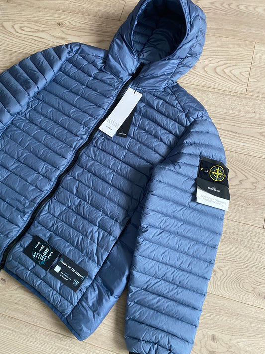 Stone Island 40324 Loom Woven Chambers R-Nylon Down-TC Lightweight Hooded Avio Blue Jacket