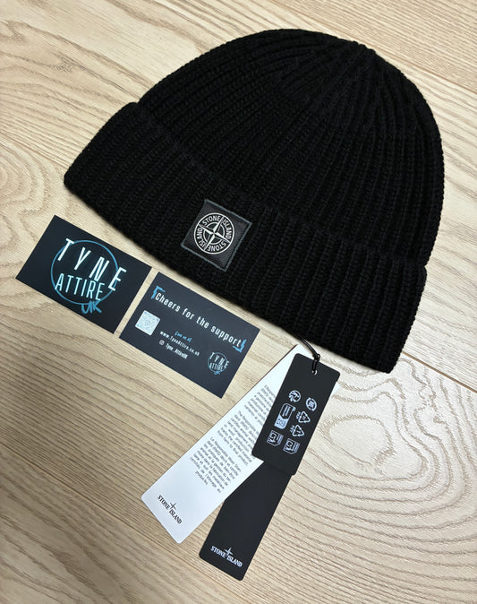 Stone Island N100012 Classic Mens/Unisex Light R.W.S Geelong Gauge 5 Wool Ribbed Patch Logo Beanie