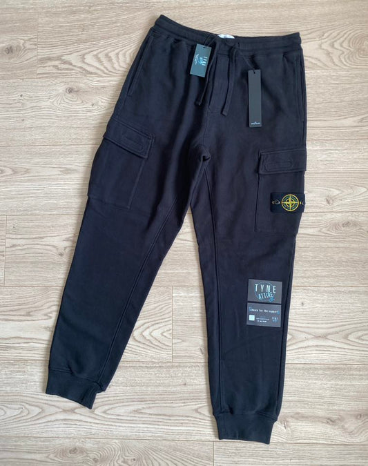 Stone Island 65220 Garment Dyed Brushed Cotton Fleece Dual Cargo Pocket Black Joggers