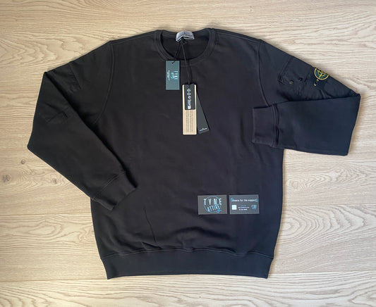 Stone Island 63920 Brushed Organic Cotton Sleeve Pocket Black Crewneck Sweater