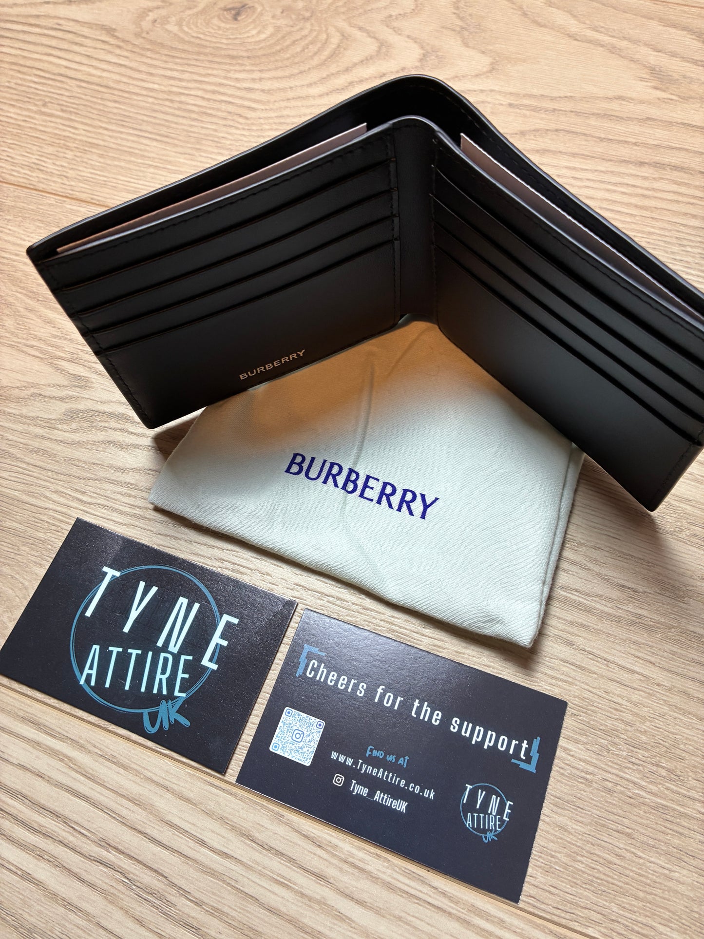 Burberry Beige Nova Vintage Check Leather Card Note Holder Bi-Fold Wallet