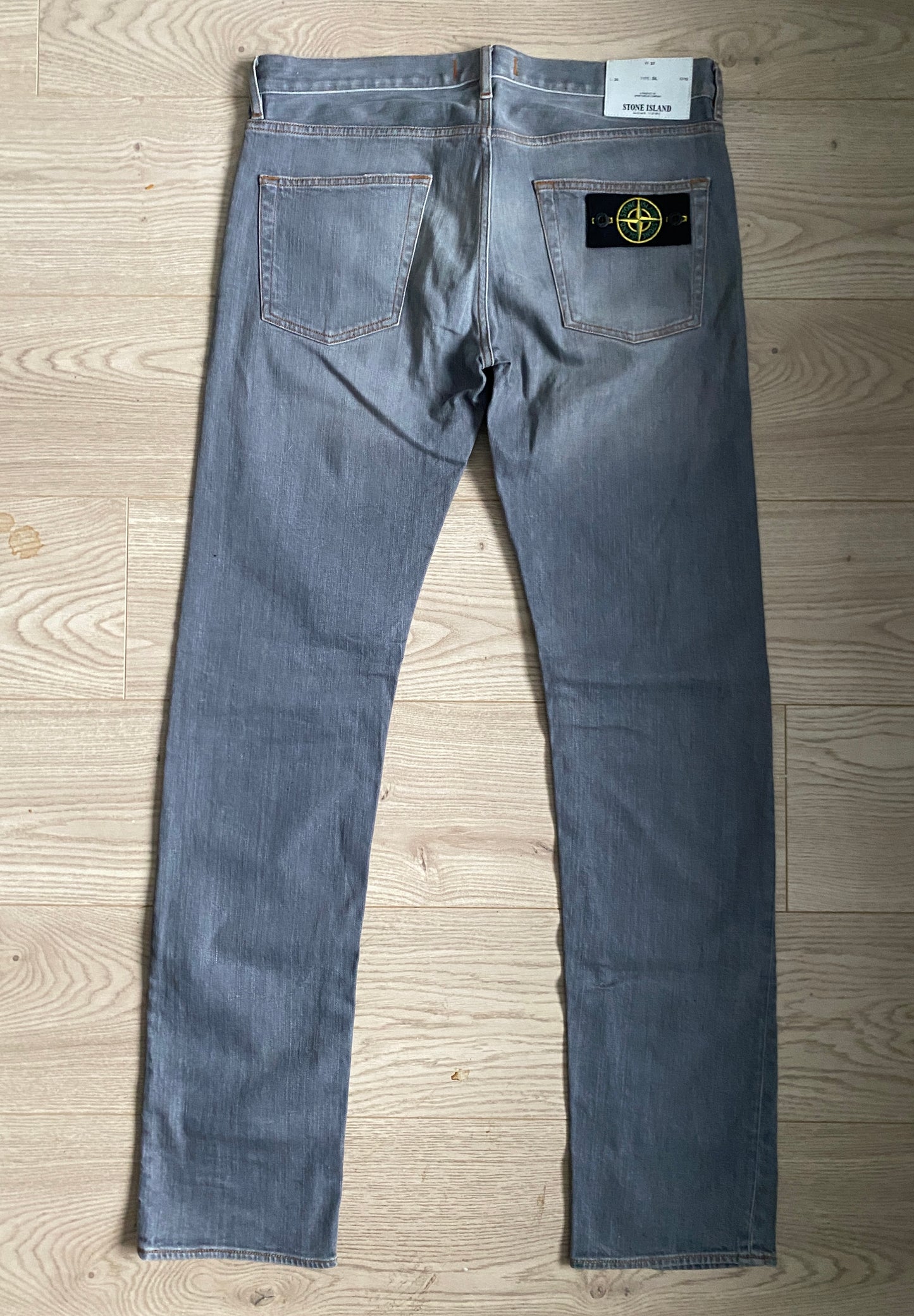 Stone Island J1BRA Pocket Patch Logo ‘Type SL’ Light Grey Rinse Wash Jeans