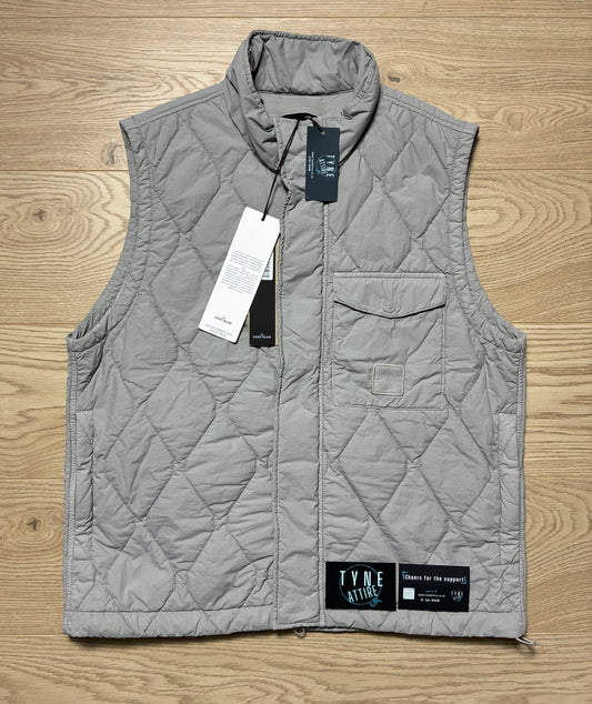 Stone Island G100011 Ghost Piece Nylon Smerigliato Primaloft Lined Dust Grey Gilet