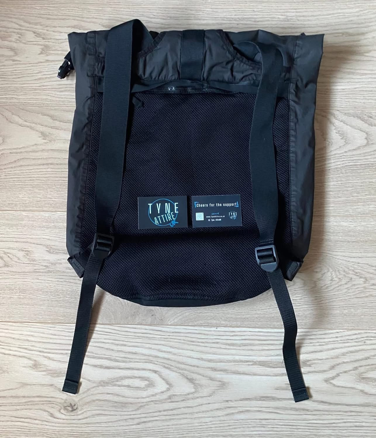 Stone Island 91074 Aggressive Gommato Compass Logo Black Rolltop Backpack Bag