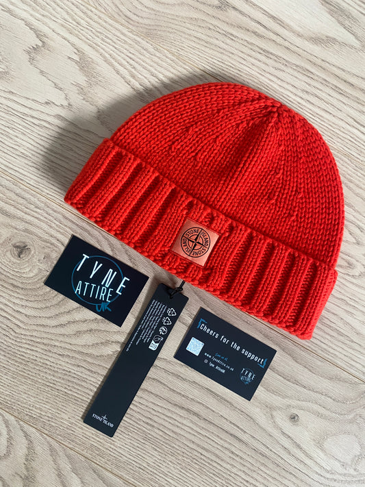 Stone Island N17D6 Patch Logo Mens/Unisex 3 Gauge Cotton Chunky Knit Orange Red Beanie