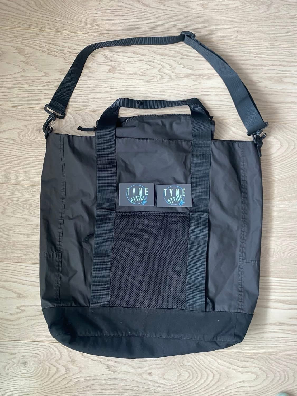 Stone Island 91475 Aggressive Gomato Compass Logo Black Crossbody Travel Tote Bag