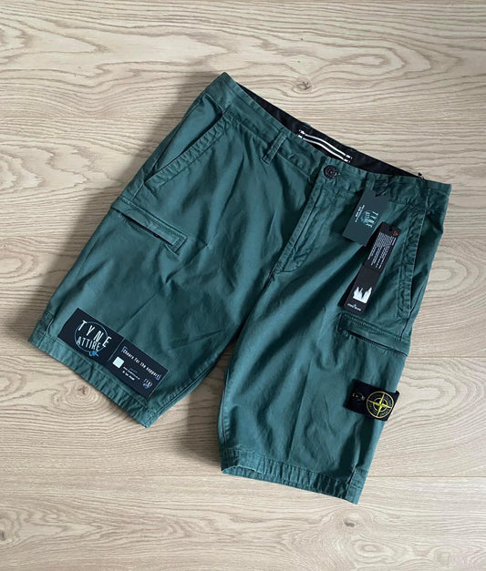 Stone Island L0504 Old Treatment Type SL Stretch Broken Twill Cotton Green Bermuda Cargo Shorts