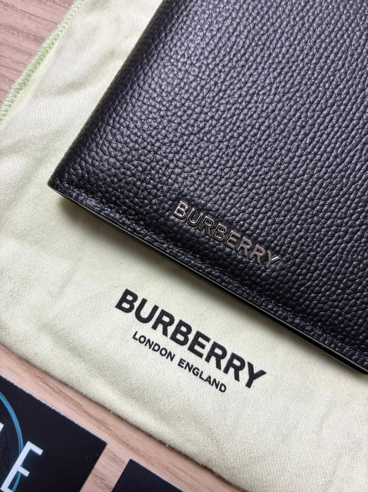 Burberry Grained Leather Unisex Card/Note Holder Spellout Logo Black Bi-Fold Wallet