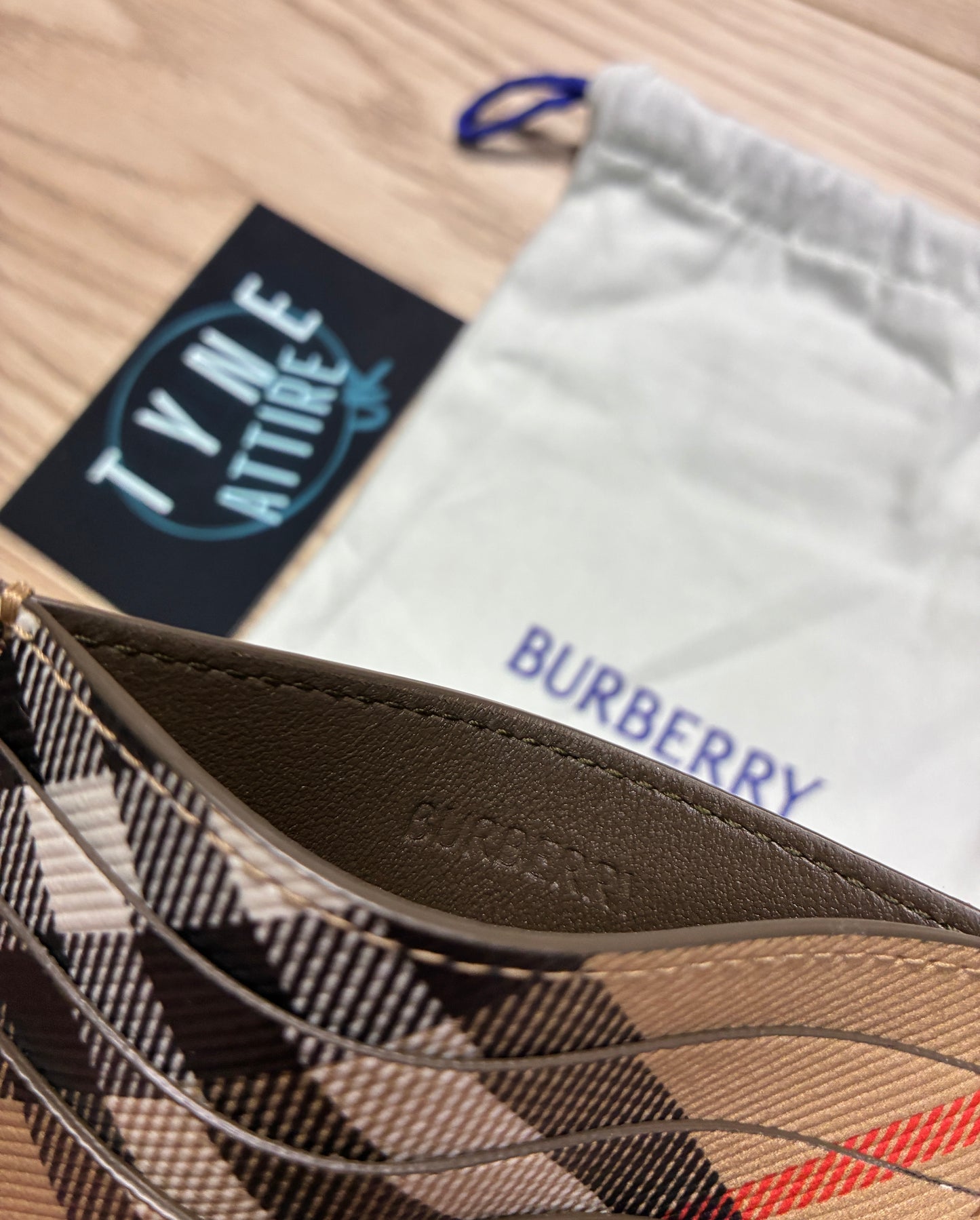 Burberry Tall Pop Check Print Leather Unisex Sand Beige Card Holder Wallet